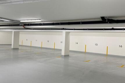 Barrierearmer PKW Parkplatz Tiefgaragenstellplatz in Innenstadtlage zimmer