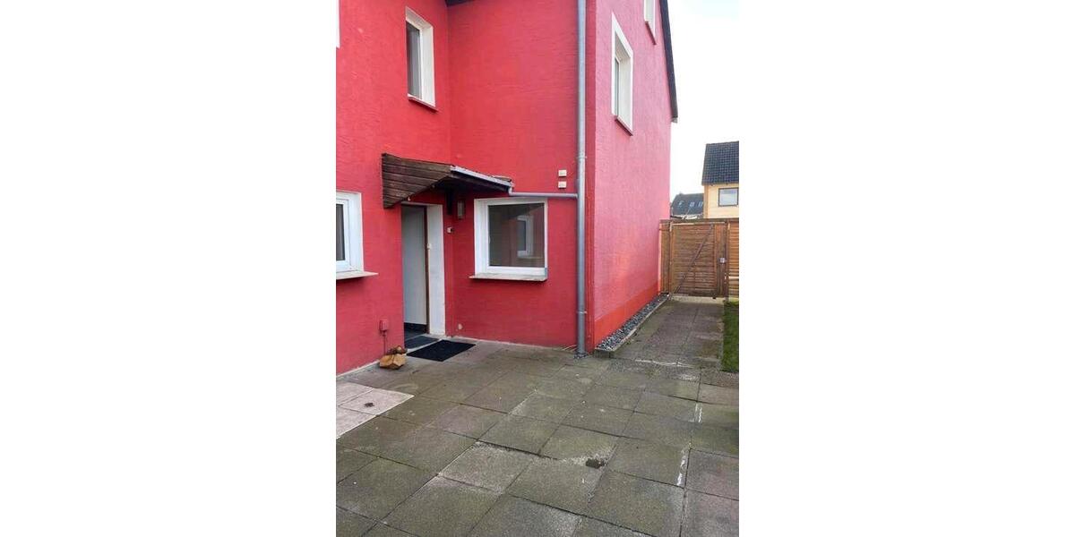 Renoviertes Zweifamilienhaus in ruhiger Lage - provisionsfrei 8 zimmer