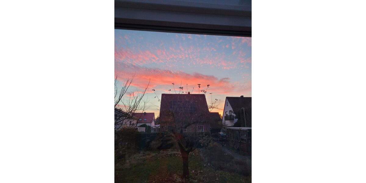 Freistehendes Einfamilienhaus - massiv gebaut und liebevoll gepflegt mit Traumgarten 4 zimmer