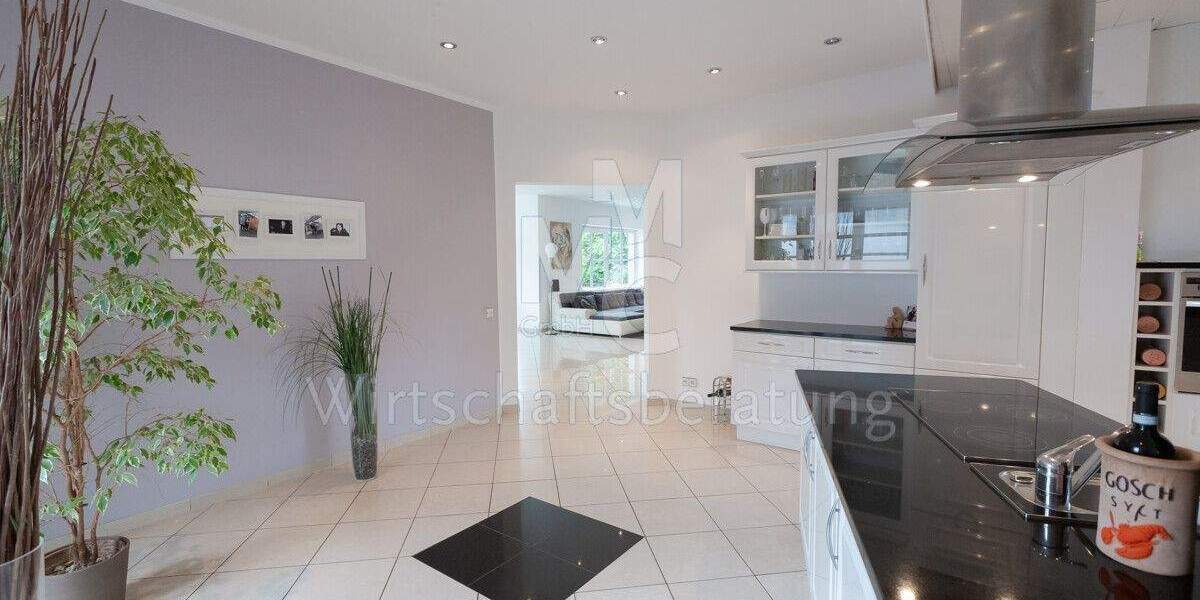 Einfamilienhaus Isernhagen / Altwarmbüchen Altwarmbüchen - 7 Zimmer, 319 m&sup2;, 1.245.000&euro; | Angebot:25745085