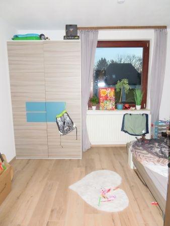 Erdgeschoßwohnung Langenhagen Engelbostel - 4.5 Zimmer, 140 m&sup2;, 1.300&euro; | Angebot:26068362