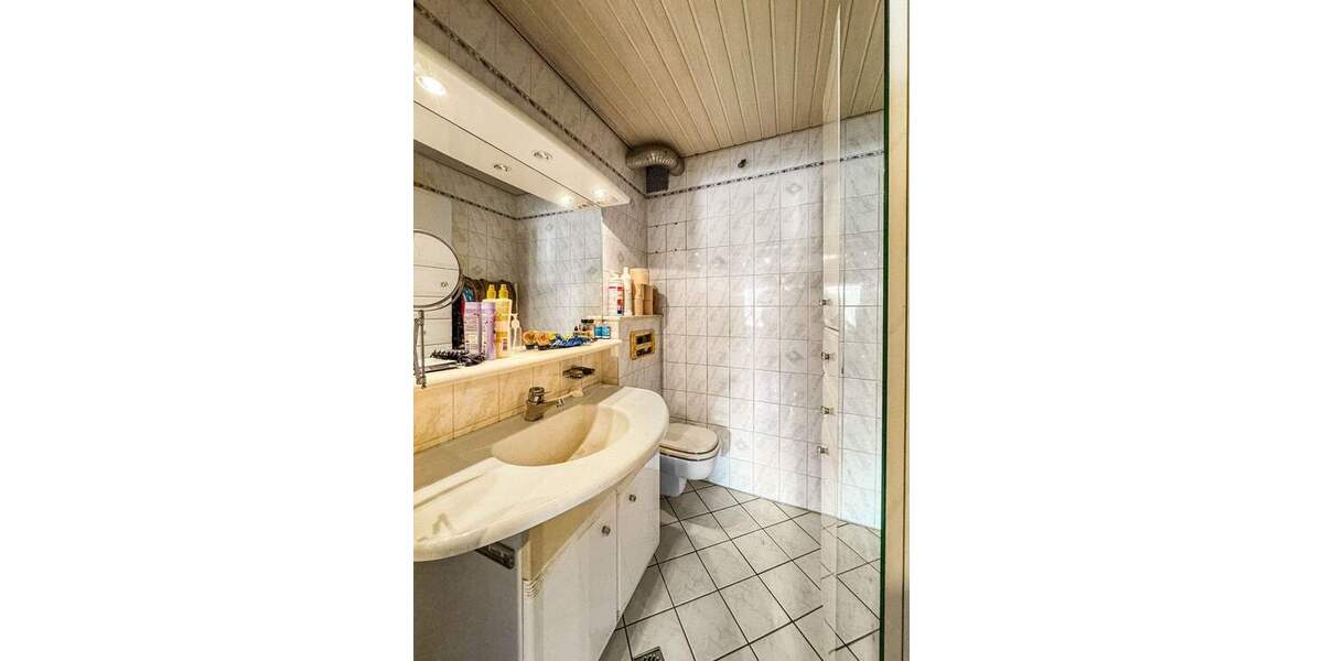 Doppelhaushälfte Hannover Mittelfeld - 5 Zimmer, 100 m&sup2;, 125.000&euro; | Angebot:25195906