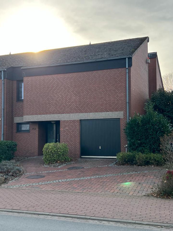 Doppelhaus Hälfte in Top Lage frisch renoviert, mit Garten zimmer