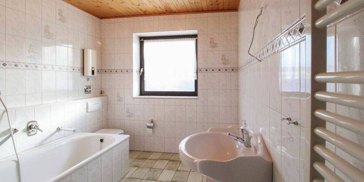 Großflächige Wohnung: Gestaltbare Dachgeschosswhg. in Hannover-Badenstedt 4 zimmer