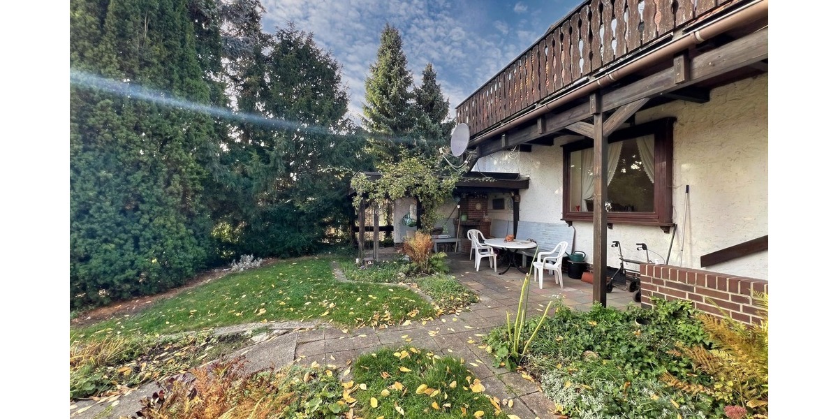 Großzügiges Wohnhaus mit Traumgarten - Zweifamilienhaus Harsum Harsum | Angebot:24494087