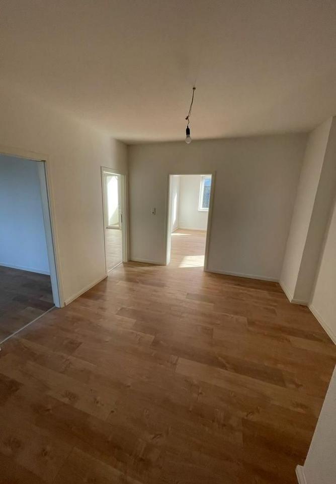 Gut geschnittene, renovierte 3-Zimmer-Wohnung mit 2 Balkonen in Innenstadtlage! zimmer