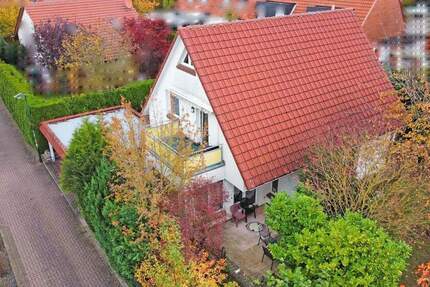Junges EFH mit Vollkeller, Balkon, Garten & Doppelcarport in attraktiver Wohnlage in Ronnenberg 5 zimmer
