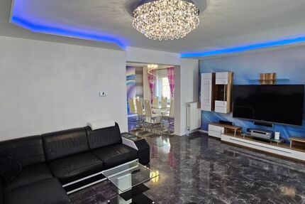 Provisionsfrei* Photovoltaik - Klimaanlage - Modern - 210m2 Wohnfläche - verkehrsgünstige Lage - Straßenbahn in 100m - Haus Sarstedt | Angebot:25795312