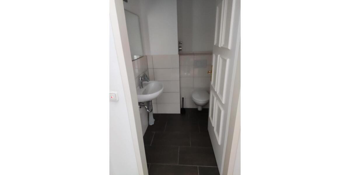 Etagenwohnung Hannover Vahrenwald-List - 2 Zimmer, 110 m&sup2;, 1.890&euro; | Angebot:26545120