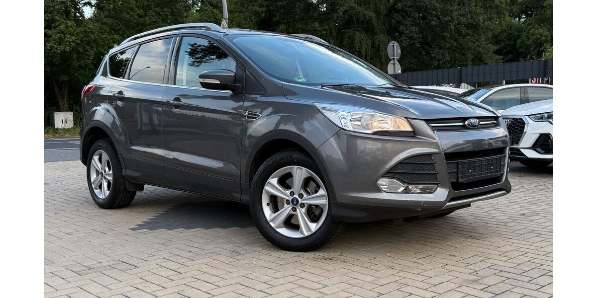 Ford Kuga 143.000 km 7.100 &euro; Neustadt 31535