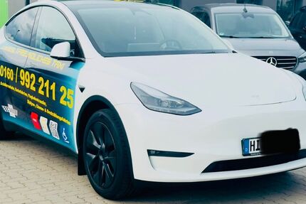Tesla Model Y 17.800 km 51.800 € Hildesheim 31135