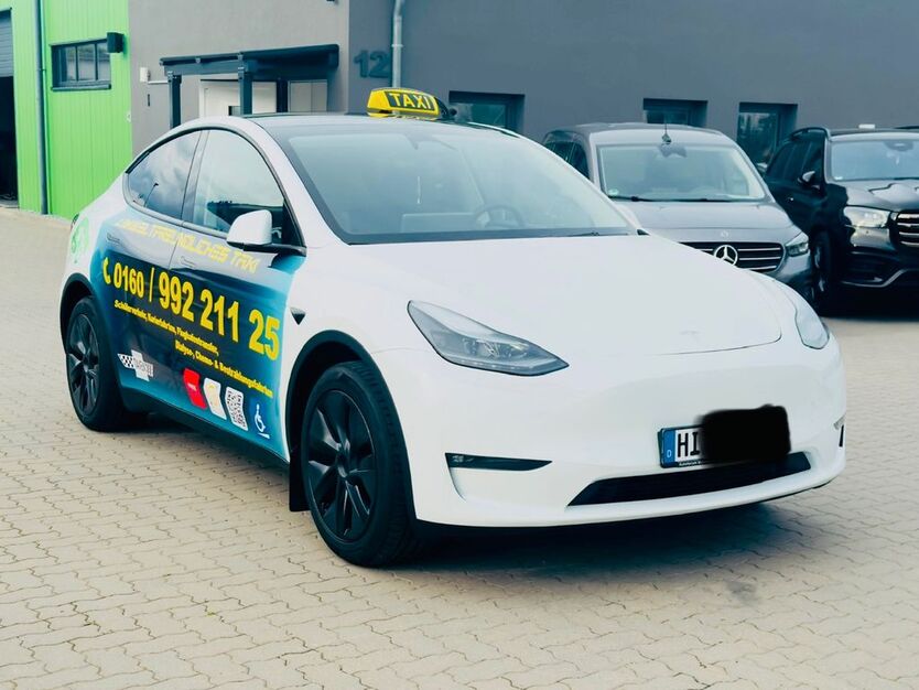 Tesla Model Y 17.800 km 51.800 € Hildesheim 31135