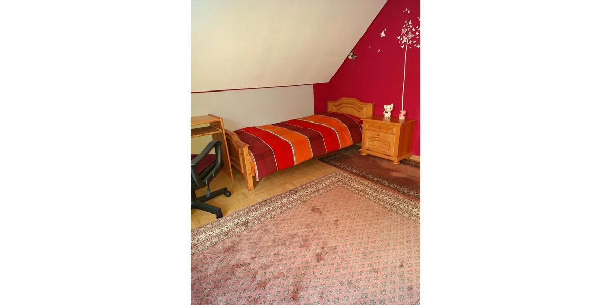 Dachgeschoßwohnung Sarstedt - 4 Zimmer, 86 m&sup2;, 50&euro; | Angebot:24408482