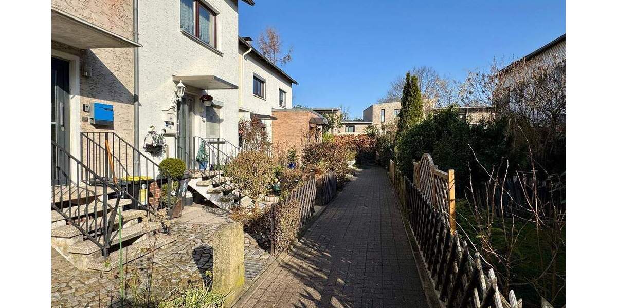 Reihenmittelhaus Hannover Limmer - 4 Zimmer, 92 m&sup2;, 329.000&euro; | Angebot:25746342