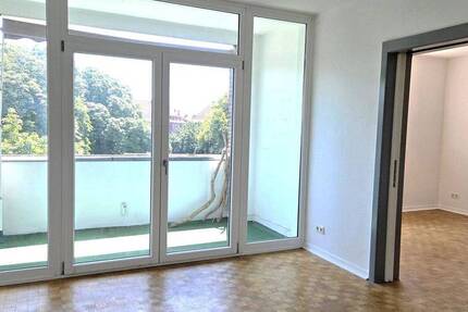 Sonnige 3-Zimmer-Wohnung mit Balkon im Herzen der Südstadt