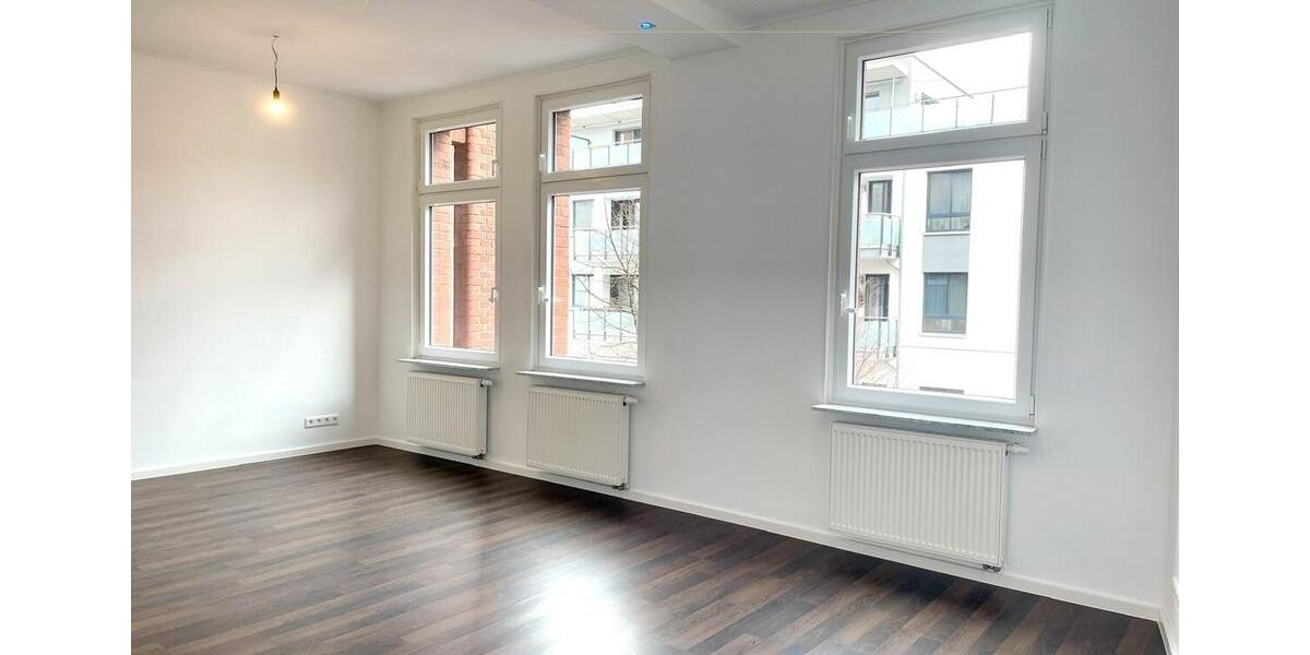 Stilvoll sanierter Altbau – Großzügige 3-Zimmer-Wohnung mit 2 Balkonen 3 zimmer
