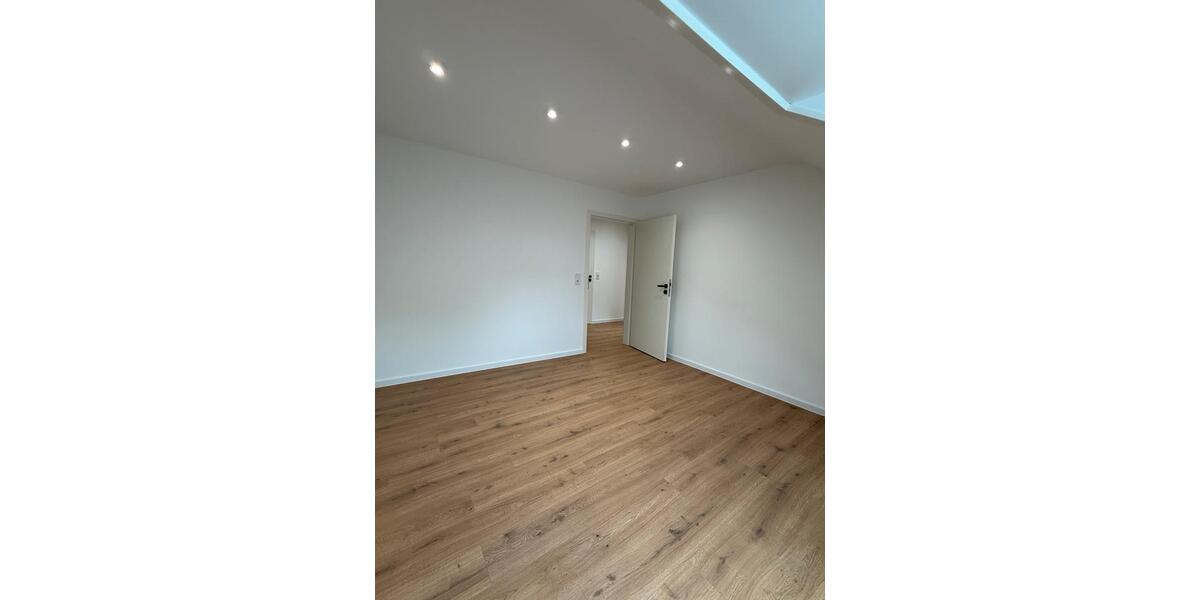Dachgeschoßwohnung Hannover Bothfeld-Vahrenheide - 2 Zimmer, 50 m&sup2;, 700&euro; | Angebot:26552085