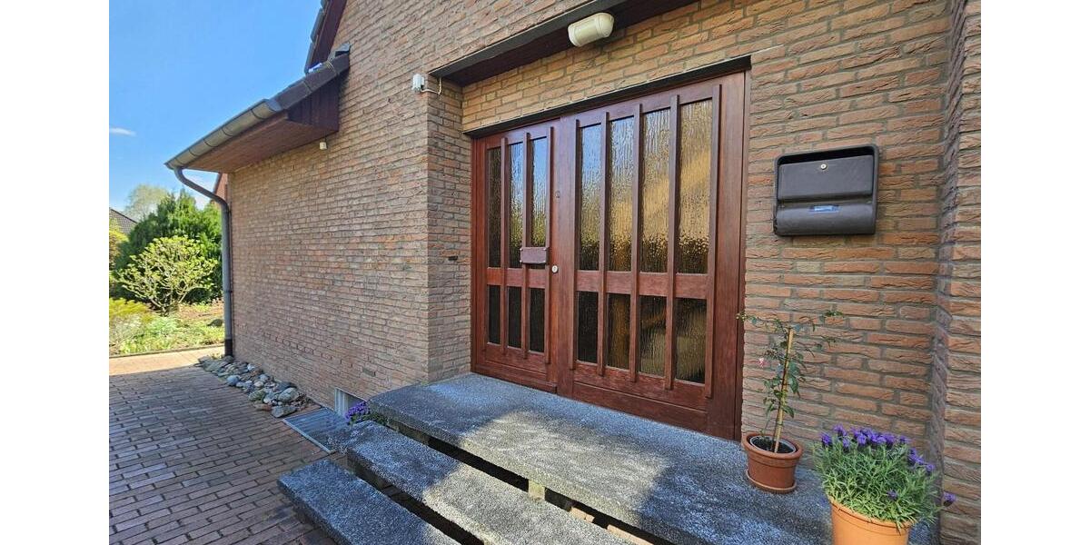 Einfamilienhaus Hannover Ahlem-Badenstedt-Davenstedt - 8.5 Zimmer, 176 m&sup2;, 1.950&euro; | Angebot:26397937