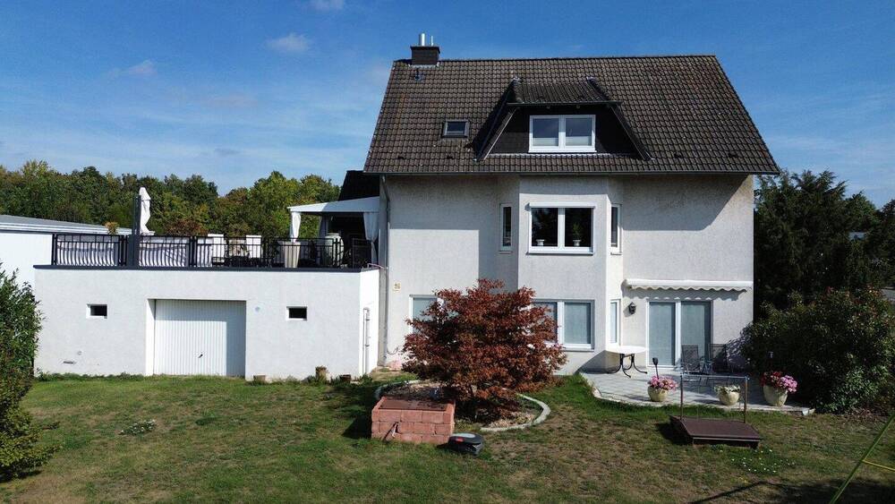 Wohnen & Arbeiten - Zweifamilienhaus mit Gewerbefläche 7 zimmer