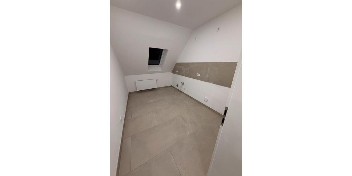 Dachgeschoßwohnung Hannover Nord - 3 Zimmer, 78 m&sup2;, 1.350&euro; | Angebot:27604087
