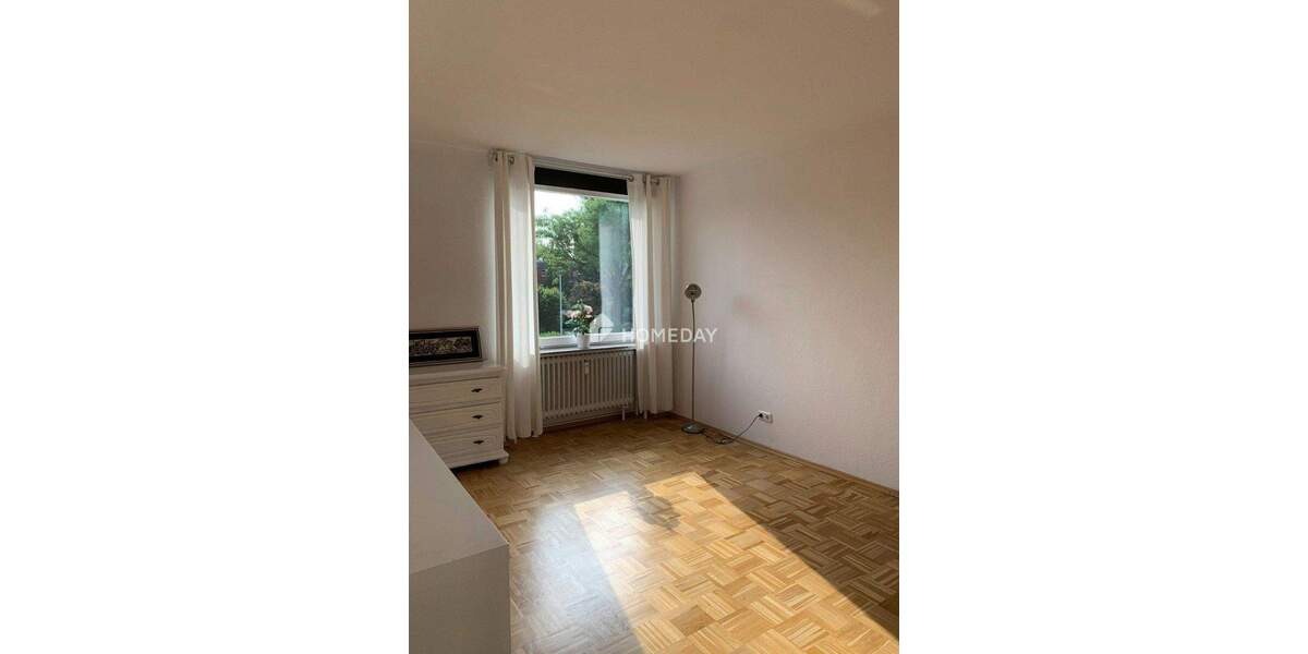 Erbbauzins: Helle 3-Zimmer-Wohnung mit Loggia - ca. 76 Quadratmeter in der ersten Etage 3 zimmer