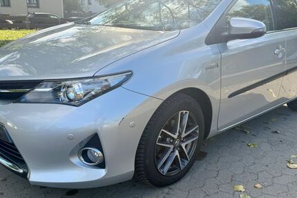 Toyota Auris 76.914 km 13.500 &euro; Hannover 30559