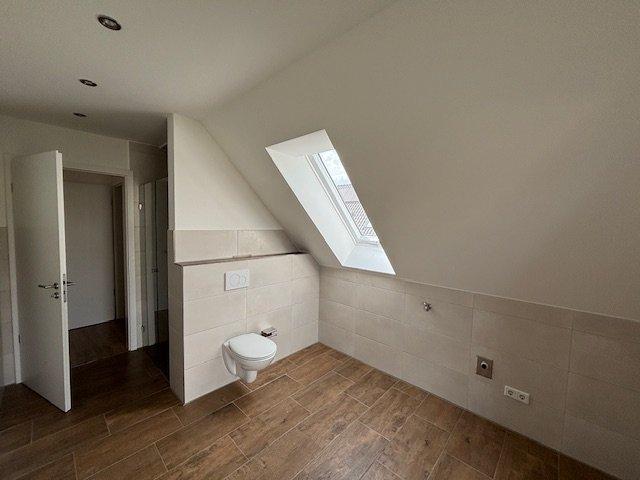 Dachgeschoßwohnung Burgdorf - 2 Zimmer, 70 m&sup2;, 830&euro; | Angebot:26340891