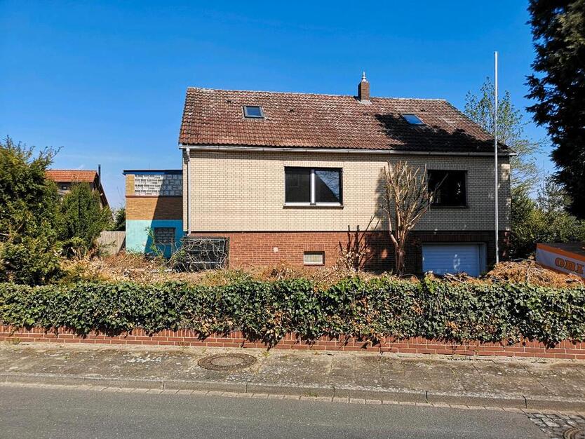 Sanierungsbedürftiges Haus in attraktiver Lage