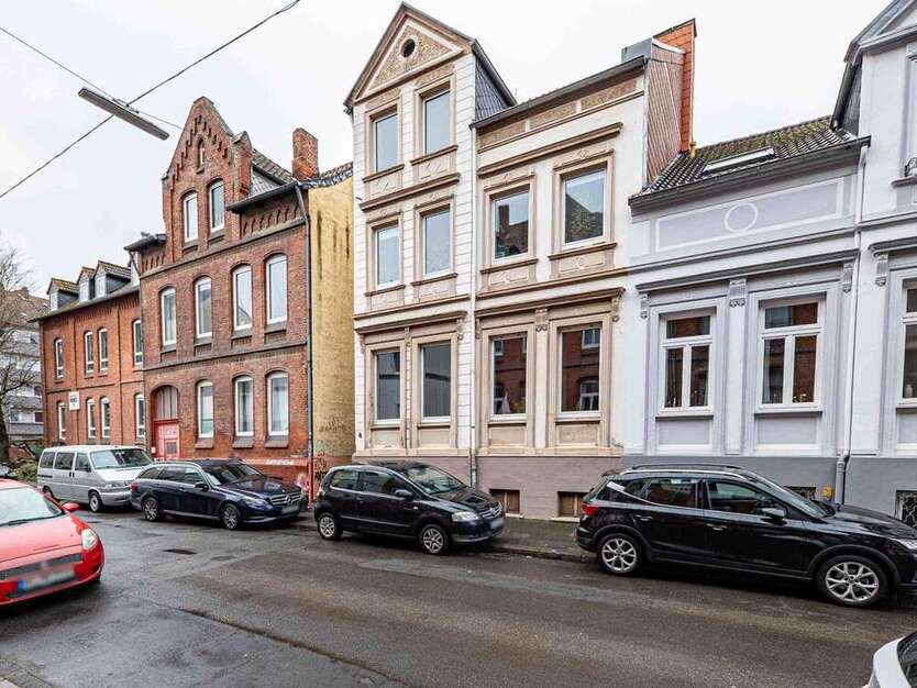 Haus zum Kaufen in Hildesheim 345.000 € 225 m²