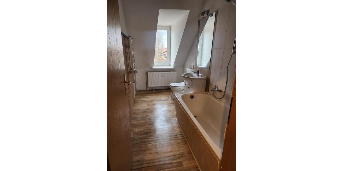 Dachgeschoßwohnung Hohenhameln - 3 Zimmer, 67 m&sup2;, 74.000&euro; | Angebot:26931662