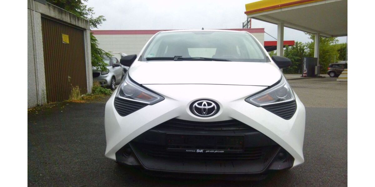 Toyota Aygo (X) 110.000 km 5.790 &euro; Hannover 30165