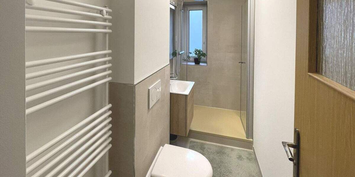 Lage, Lage, Lage: 3,5-Zimmer, voll sanierte Wohnung in Döhren - 2 Bäder, 2 Balkone, Hochparterre, direkt einziehen 3 zimmer