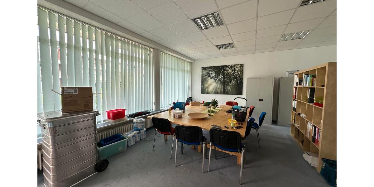 Büroflächen mit Keller (Lager) zur Miete in Burgdorf zimmer