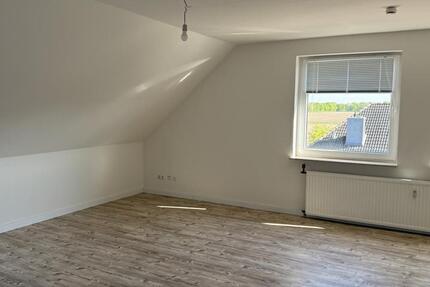 4 - Zimmer Dachgeschoßwohnung in Garbsen OT Osterwald zu vermieten
