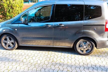 Ford Tourneo Courier 139.000 km 7.100 € Burgdorf 31303