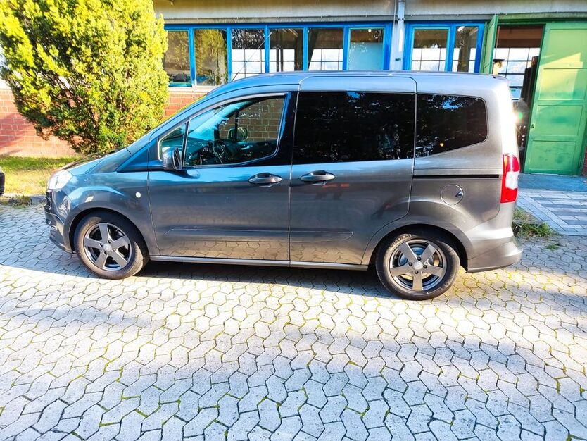 Ford Tourneo Courier 139.000 km 7.100 € Burgdorf 31303