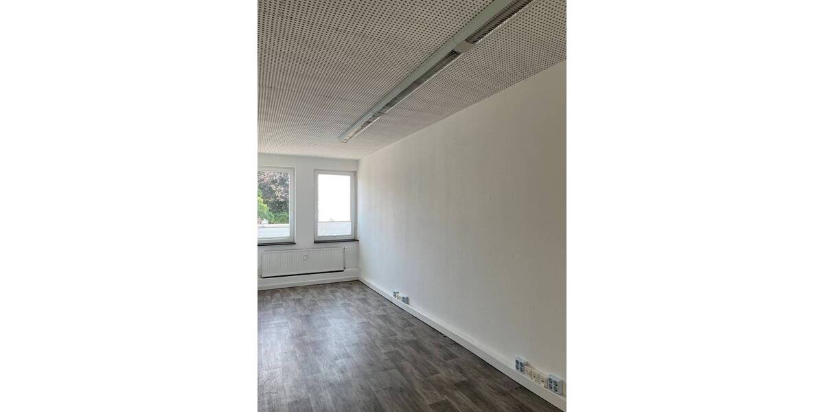 Gewerbeobjekt Hannover Kirchrode - 3 Zimmer, 100 m&sup2;, 1.450&euro; | Angebot:26141005
