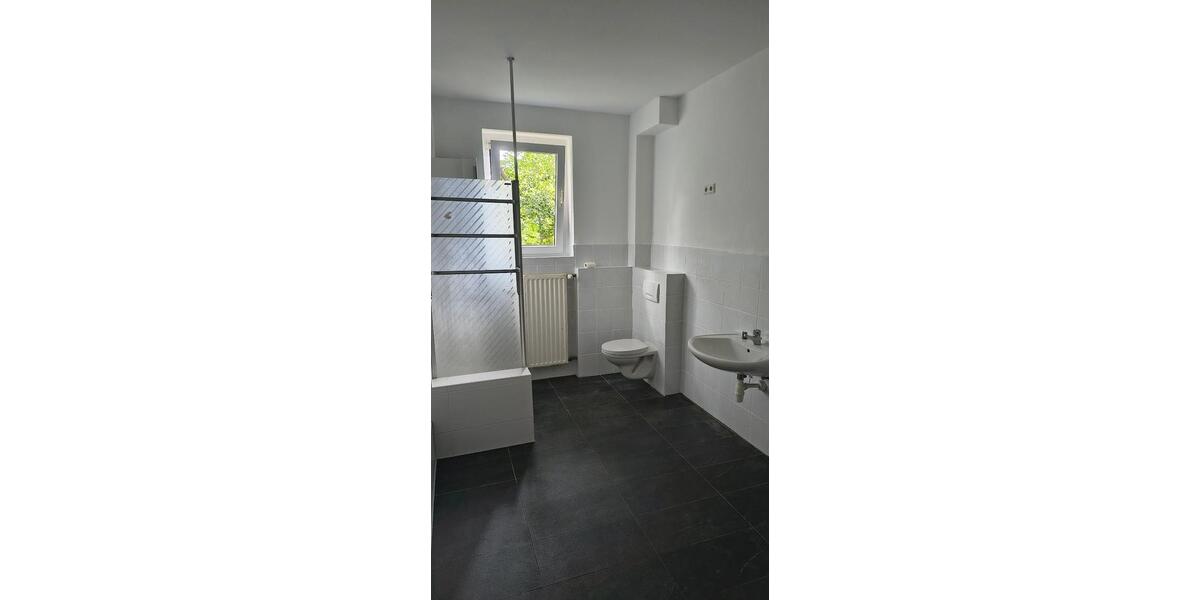 Etagenwohnung Hildesheim Himmelsthür - 6.5 Zimmer, 224 m&sup2;, 248.000&euro; | Angebot:27226411