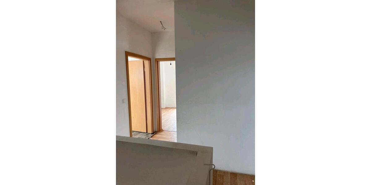 Etagenwohnung Seelze - 5 Zimmer, 95 m&sup2;, 1.500&euro; | Angebot:26256635