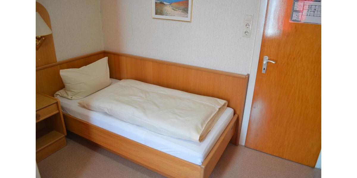 Einfamilienhaus Hildesheim Oststadt/Stadtfeld - 20 Zimmer, 380 m&sup2;, 1.200.000&euro; | Angebot:26531430