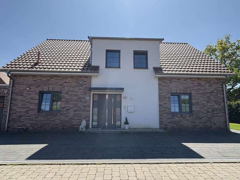Haus zum Kaufen in Garbsen Stelingen 730.000 € 190 m²