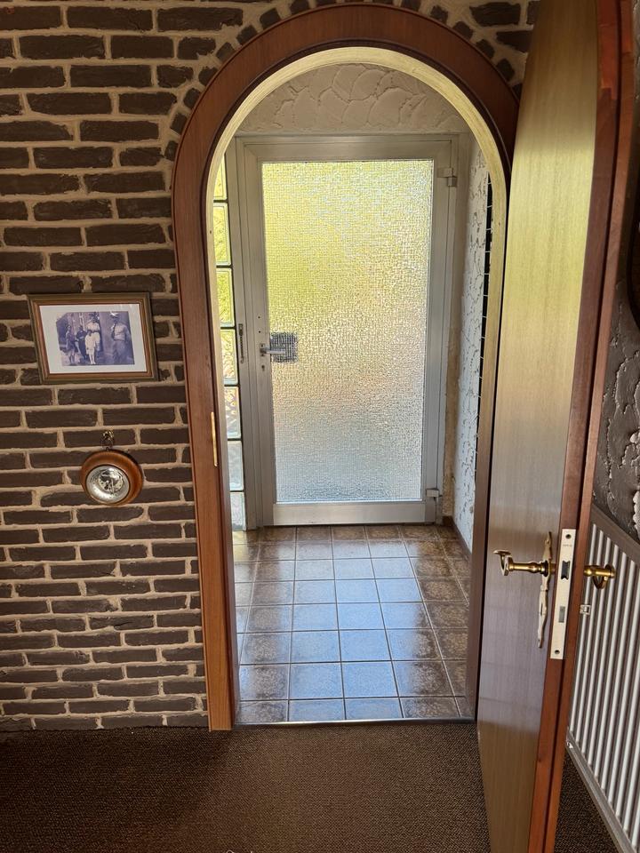 Bungalow, voll unterkellert, mit tollem Ausblick, idyllische Lage