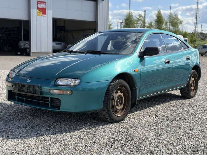 323