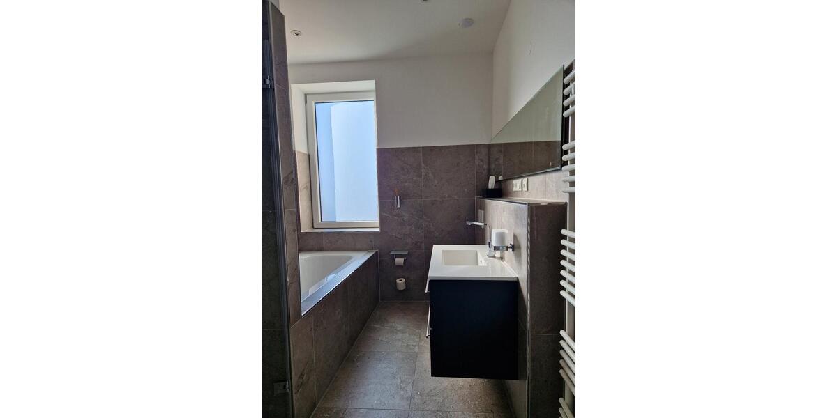 Erdgeschoßwohnung Sehnde - 4 Zimmer, 120 m&sup2;, 1.560&euro; | Angebot:26326373