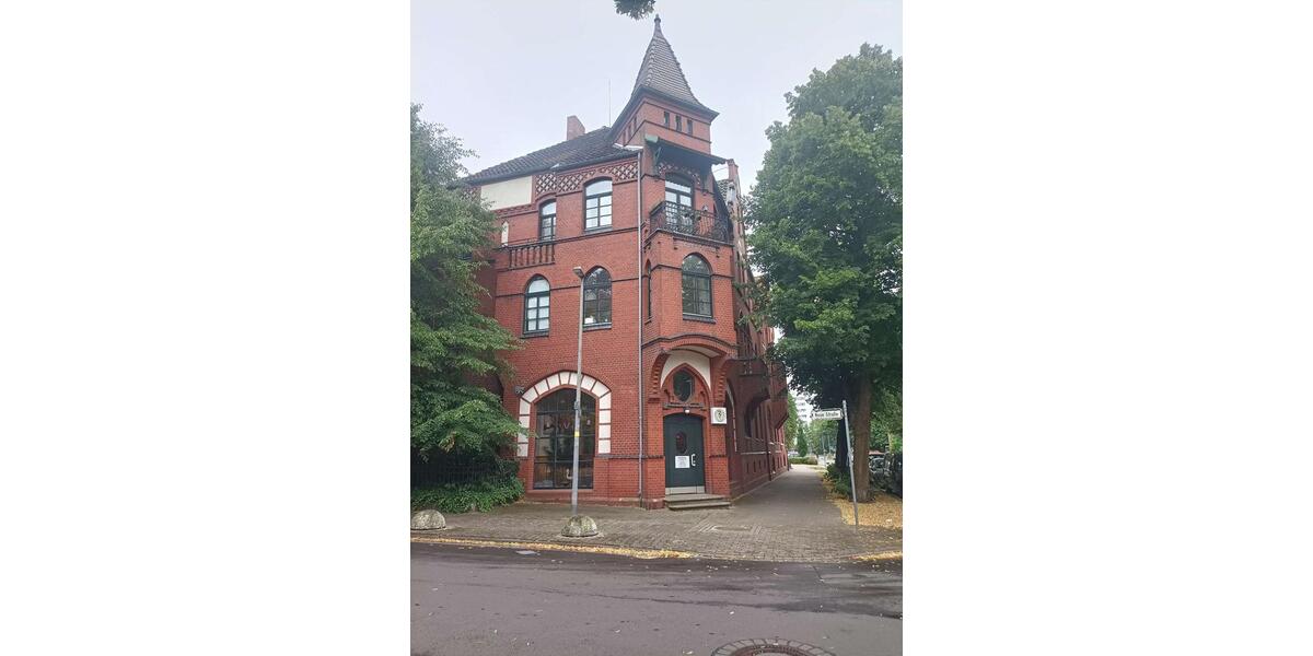 Stuck, Stil & gute Vibes – WG-Zimmer in Altbauwohnung 3 zimmer