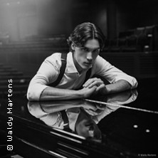 Jaeden Izik-Dzurko 30.11.2025 Elbphilharmonie Hamburg