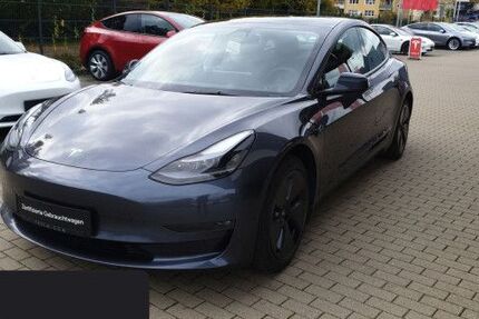 Tesla Model 3 80.099 km 26.900 € Hannover 30519