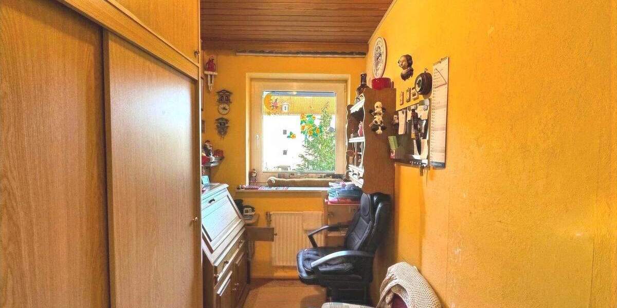 Lage, Lage, Lage: 3,5-Zimmer-Eigentumswohnung im 1. OG in Hannover-Döhren mit Gestaltungspotenzial 3 zimmer