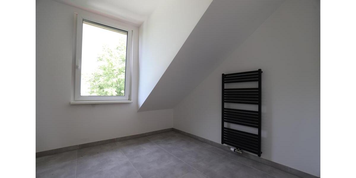 Dachgeschoßwohnung Hannover Bothfeld-Vahrenheide - 4 Zimmer, 84 m&sup2;, 209.000&euro; | Angebot:27122032
