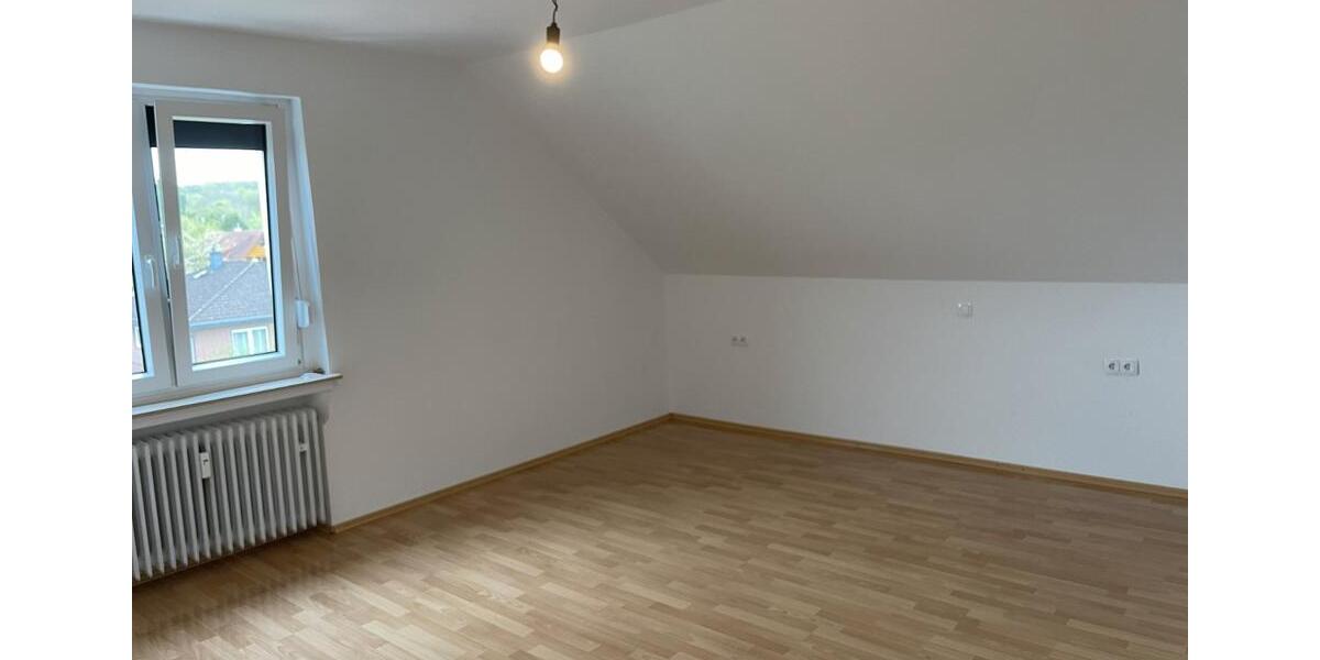 Dachgeschoßwohnung Wennigsen (Deister) - 3 Zimmer, 98 m&sup2;, 700&euro; | Angebot:26303416